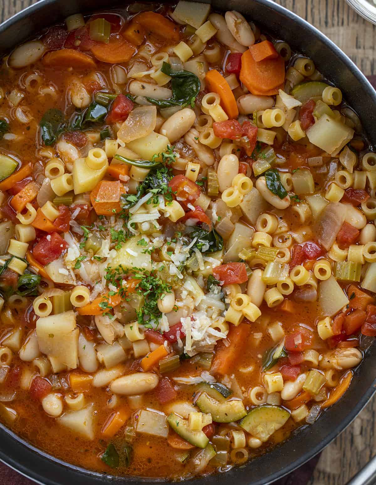 Minestrone con pasta fresca