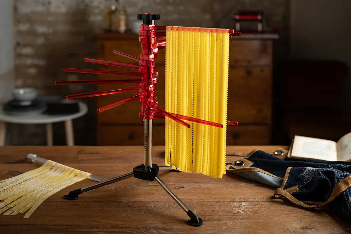 Marcato Tacapasta Trocknungsständer mit frischer Pasta